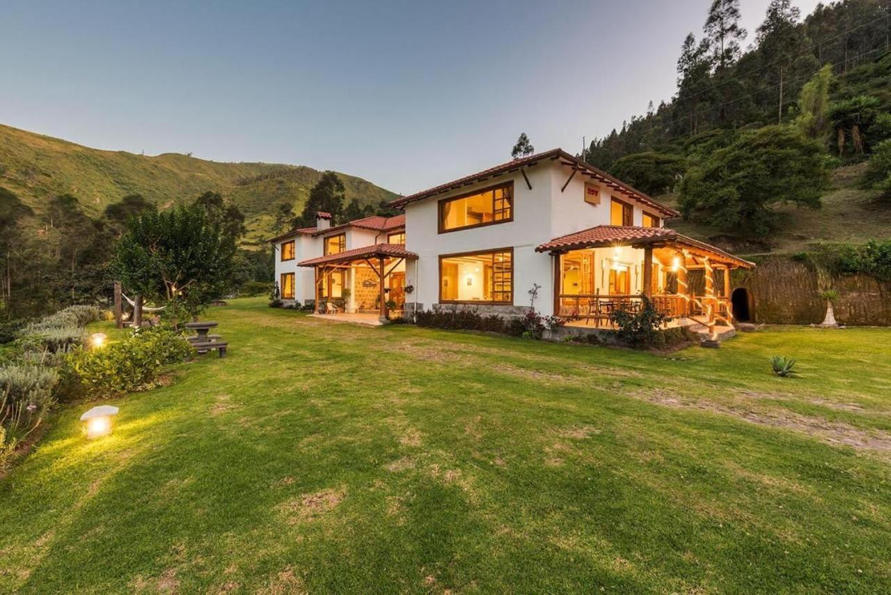 Casa Ilayaku Villa Кито Екстериор снимка